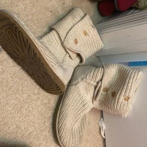 Cream sweater uggs